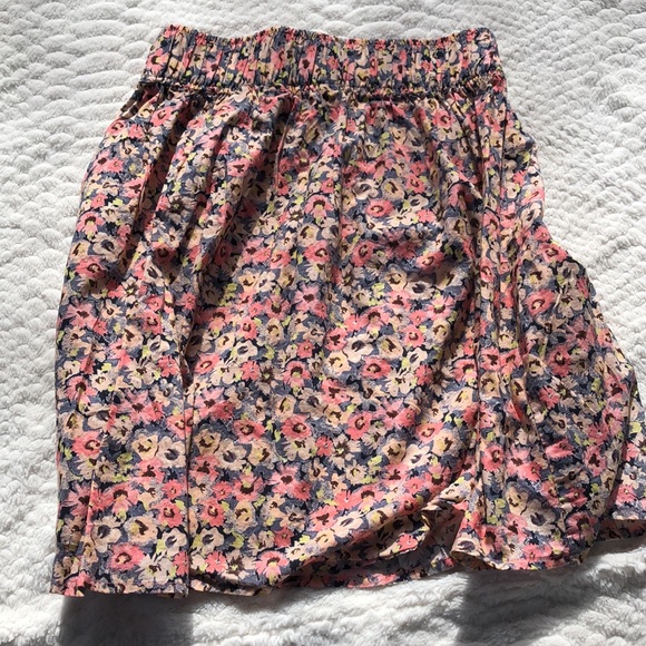 H&M Floral Pink Skirt - Picture 3 of 3